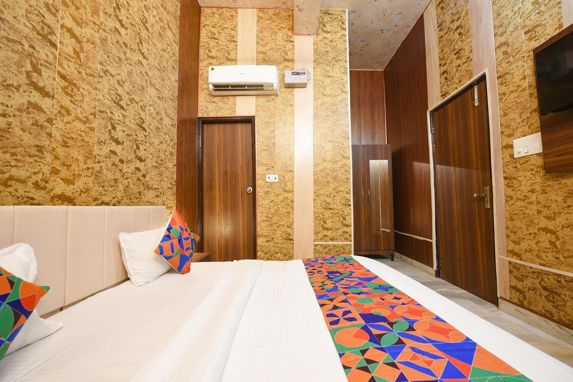 Fabhotel The Grand Palace Faridabad Exterior photo