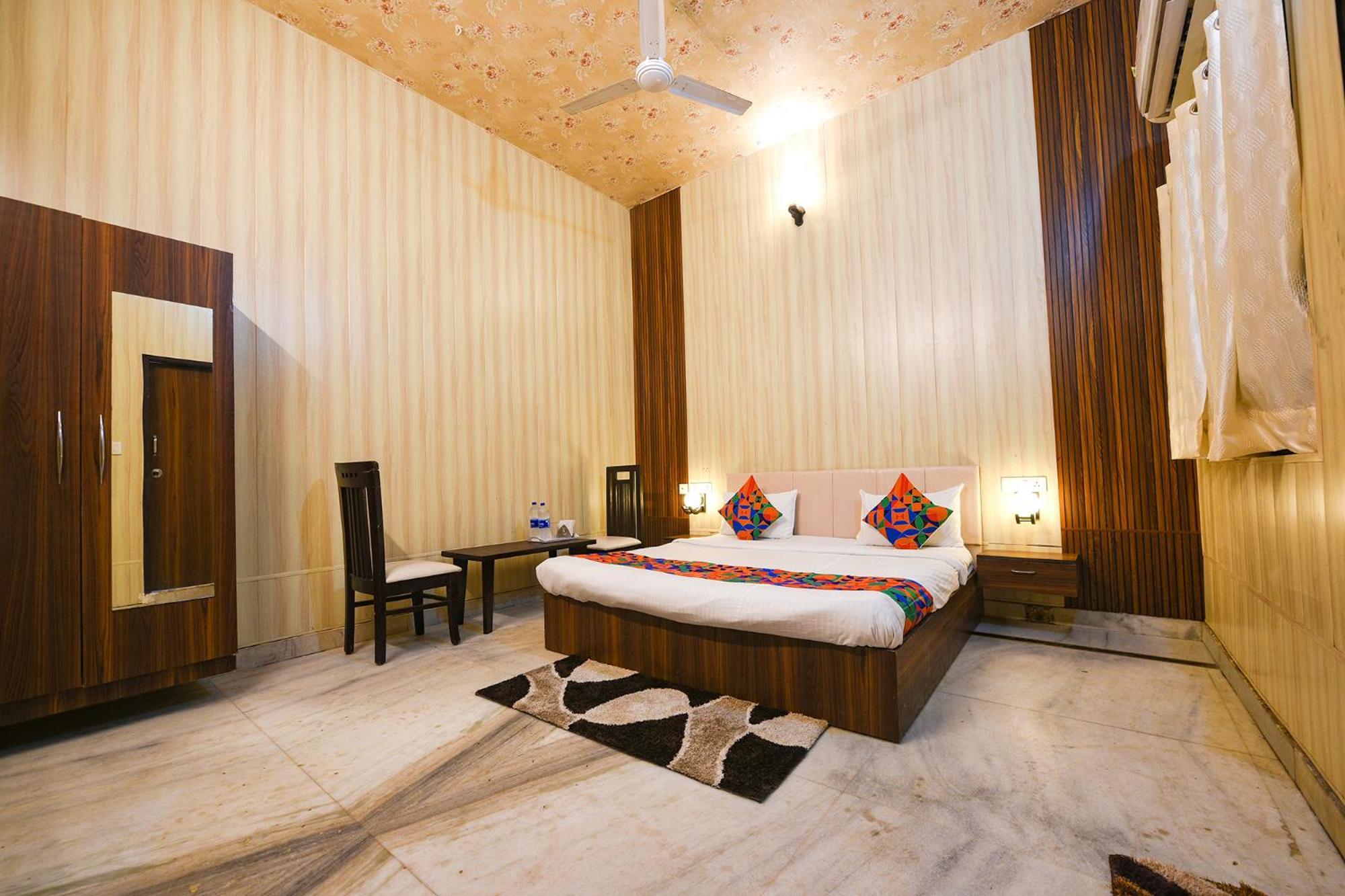 Fabhotel The Grand Palace Faridabad Exterior photo